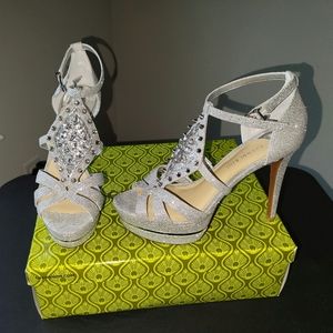 Gianni Bini  9.5 Silver dress heels